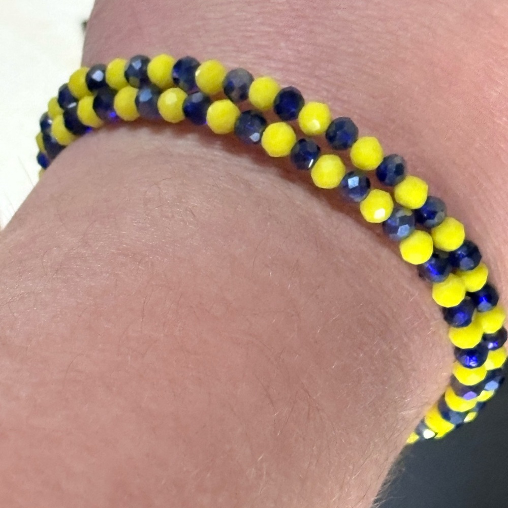 Handcrafted memory wire beaded bracelet - Picture 4 of 7